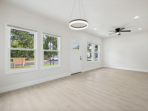5th image of 2834 Tanner St