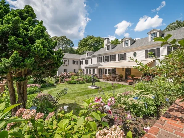 261 Hart St, Beverly, MA 01915