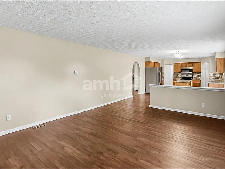 340 Evergreen Cir — Photo 8