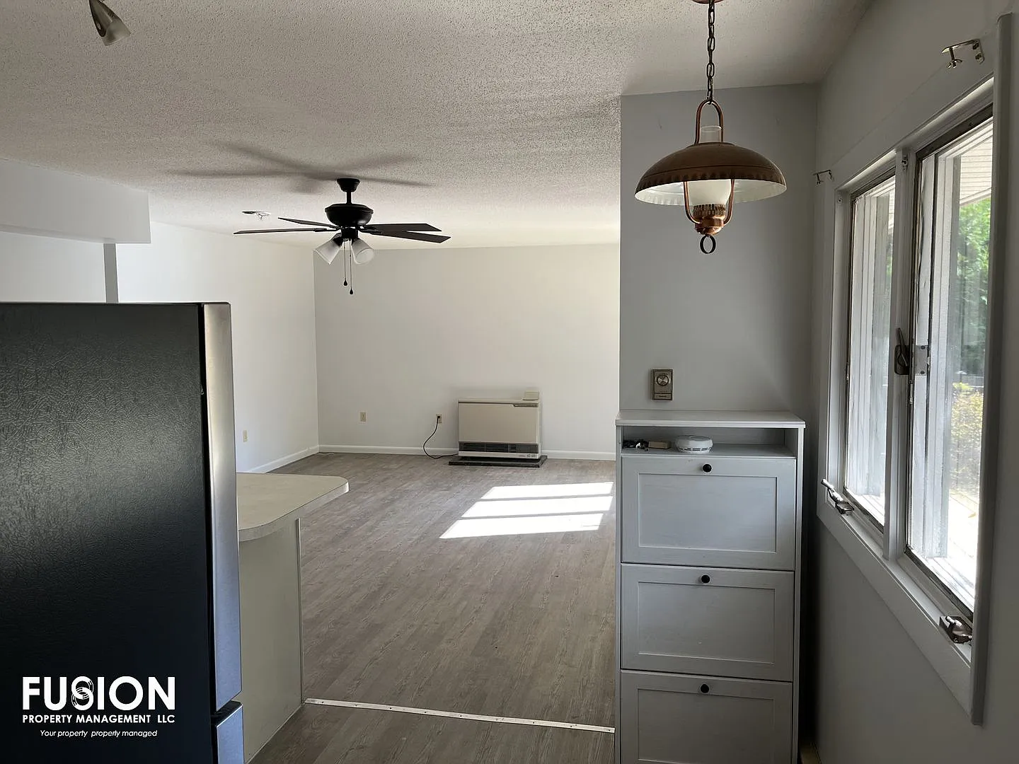 Warm & Inviting One-Level Condo In South Burlington - Half Off Your First Month! — Photo 3
