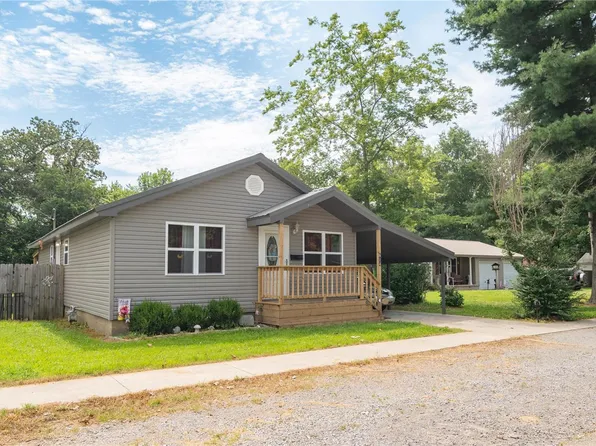 814 N Catalpa St, Dexter, MO 63841