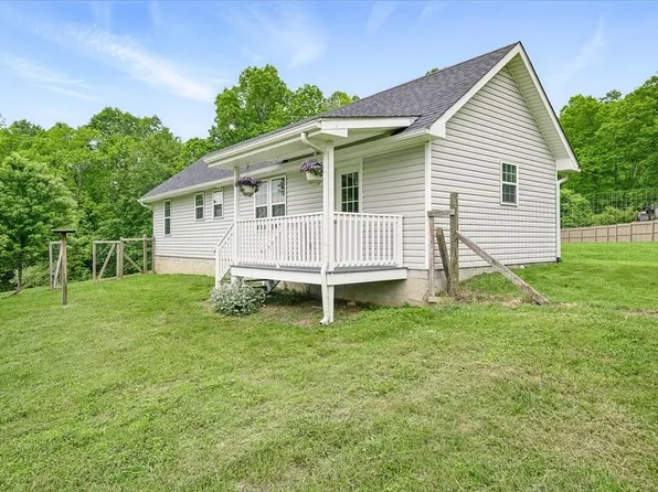 1447 Dykes Rd, Crossville, TN 38571