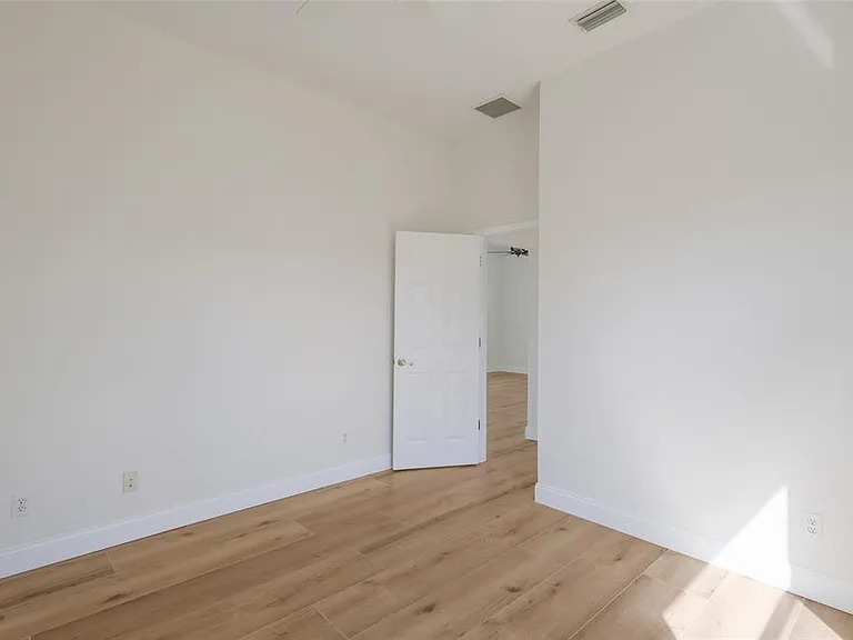 7111 41st Ln E — Photo 11