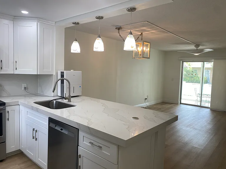 2121 NE 1st Ct #106 — Photo 11