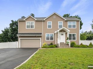 322 E Midland Ave, Paramus, NJ 07652