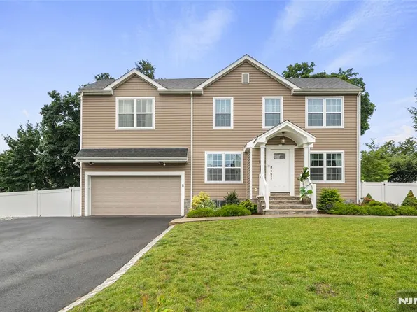 322 E Midland Ave, Paramus, NJ 07652