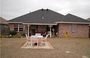 2nd image of 2916 Le Oaks Dr