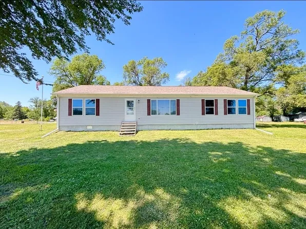 109 Lovers Ln, Saint Edward, NE 68660