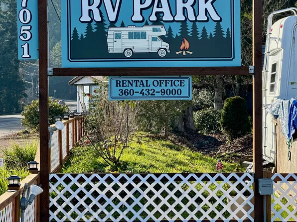 27051 N Us Highway 101 Space 1, Hoodsport, WA 98548