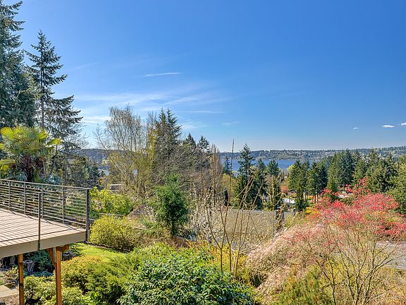 2nd image of 18701 Kenlake Pl NE