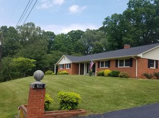 162 Ridgewood Dr, Troutville, VA 24175