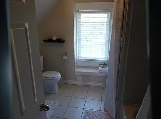 887 McMillan Ave #1A — Photo 5