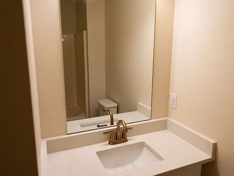 4172 Backus Ave — Photo 9