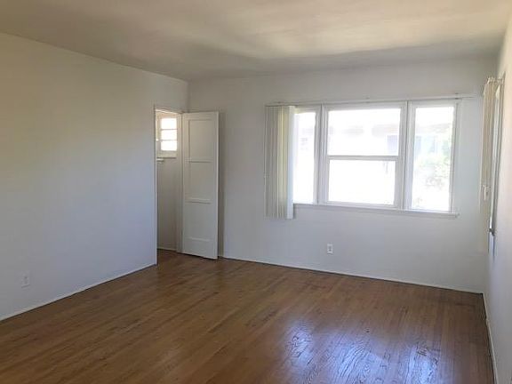 3rd image of 3988 S Centinela Ave APT D