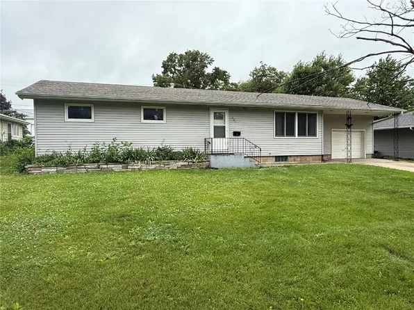 301 2nd Ave, Keystone, IA 52249
