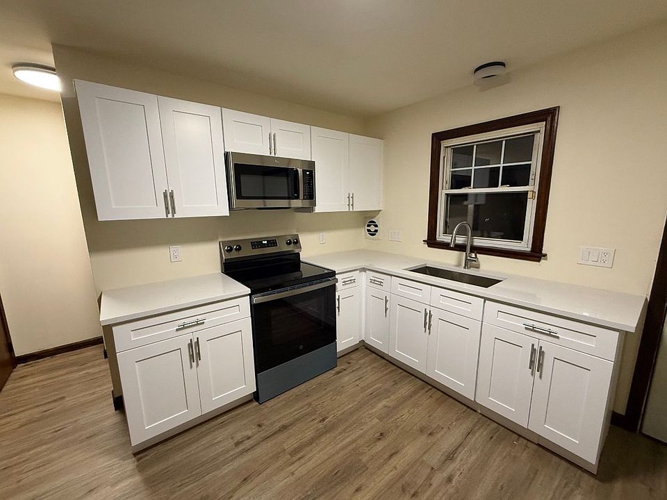 1st image of 8 Vernon St #A