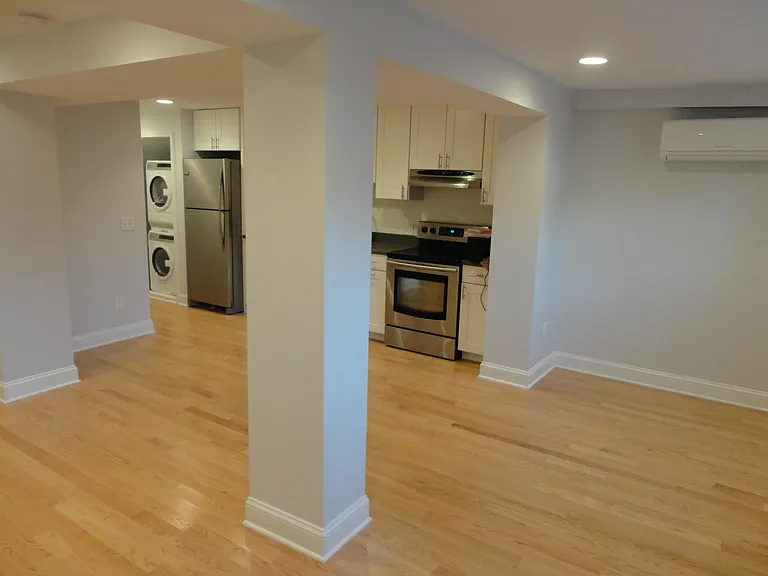 1729 Hobart St NW — Photo 4