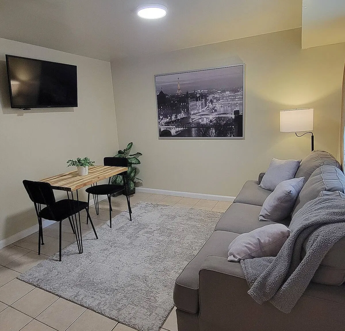 8104 Lakepark Dr — Photo 3