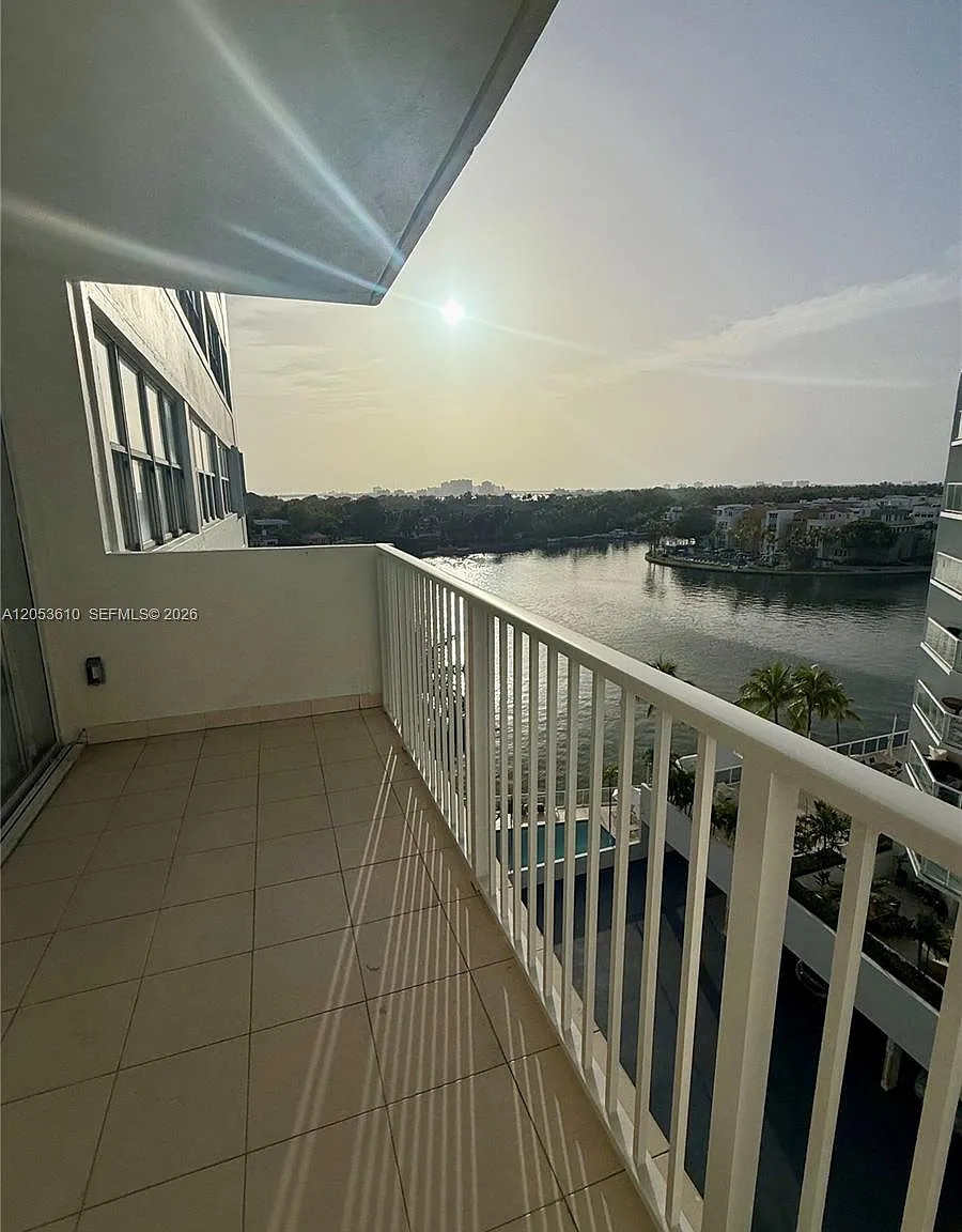 5838 Condominium — Photo 2