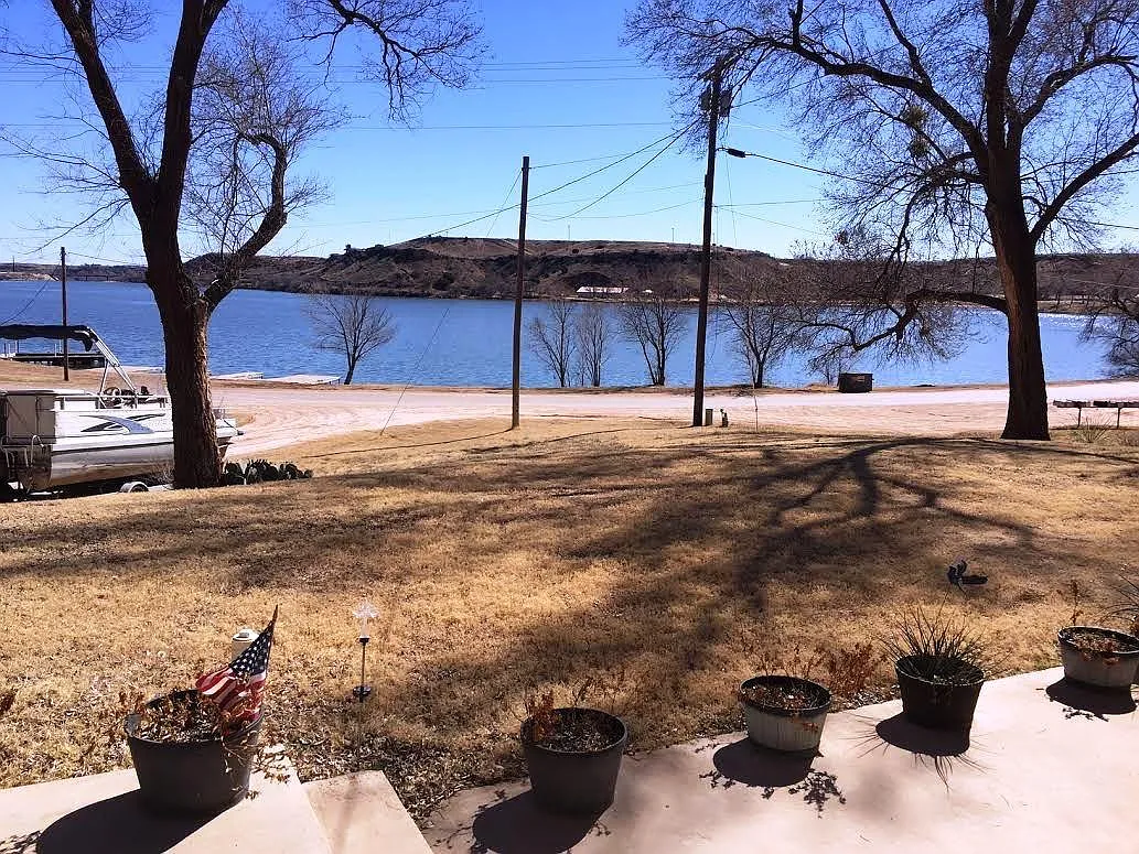 1 bed, 942 sqft, $1,200 — Photo 3