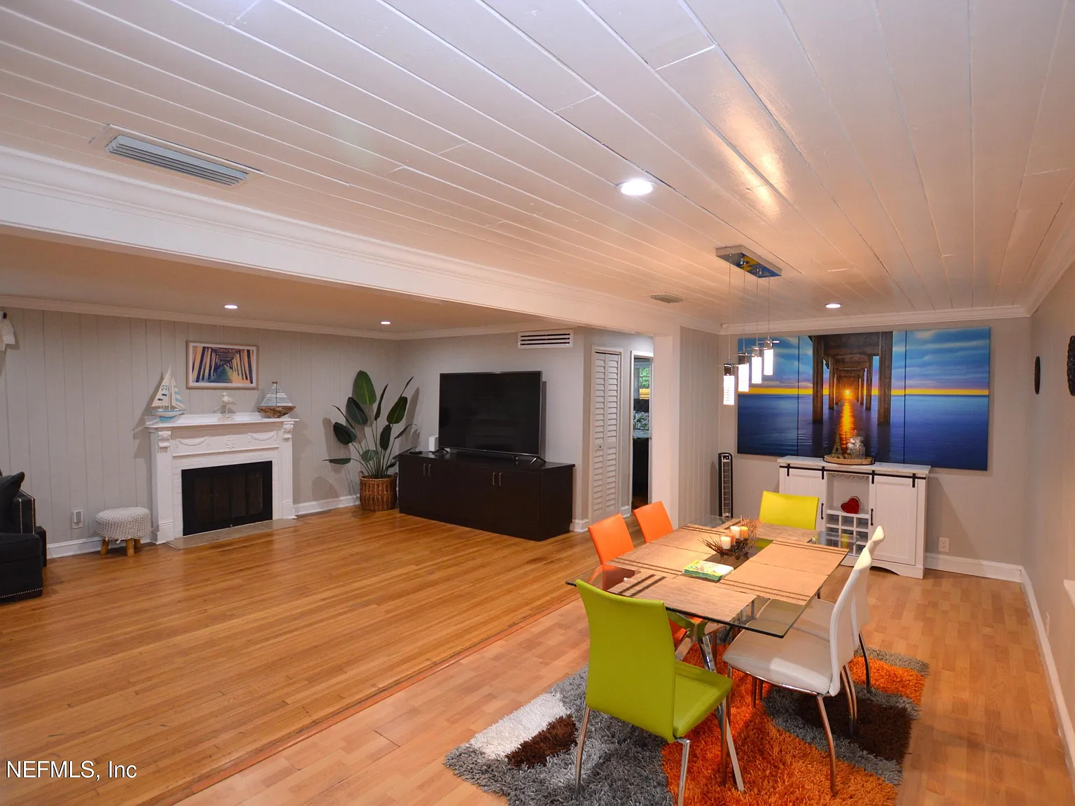 3 bed, 2.0 bath, 1787 sqft, $2,300 — Photo 4