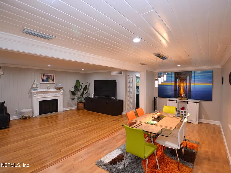 7004 Hyde Grove Ave — Photo 4