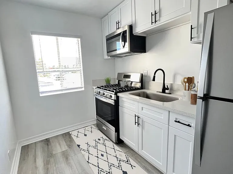 The Nicole Apartments — Photo 35