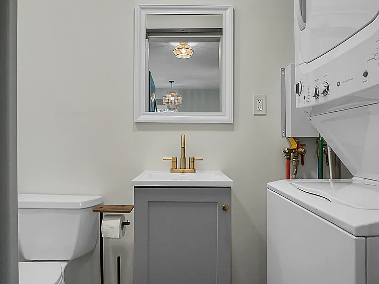 222 E Hudson Ave — Photo 29