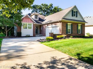 9964 Tioga Trl, Pinckney, MI