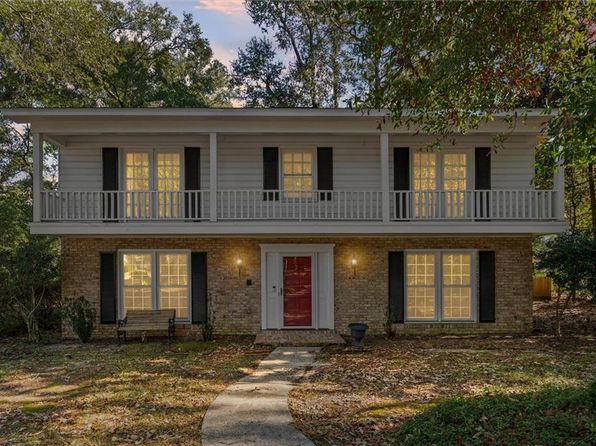 745 Westmoreland Dr E