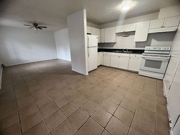 3rd image of 1601 W Lowry Ave #B