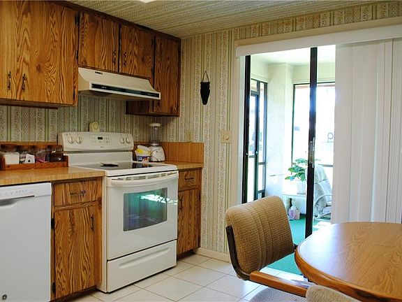5th image of 607 Turnberry Ct