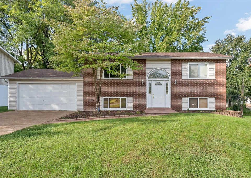 1st image of 12440 Bernie Ln