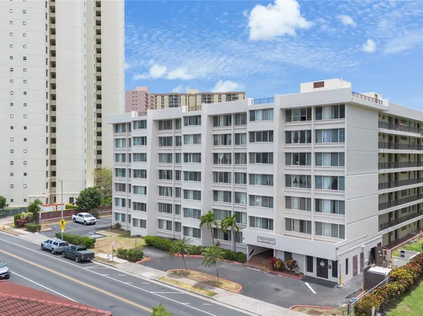 5122 Likini St APT 703, Honolulu, HI 96818