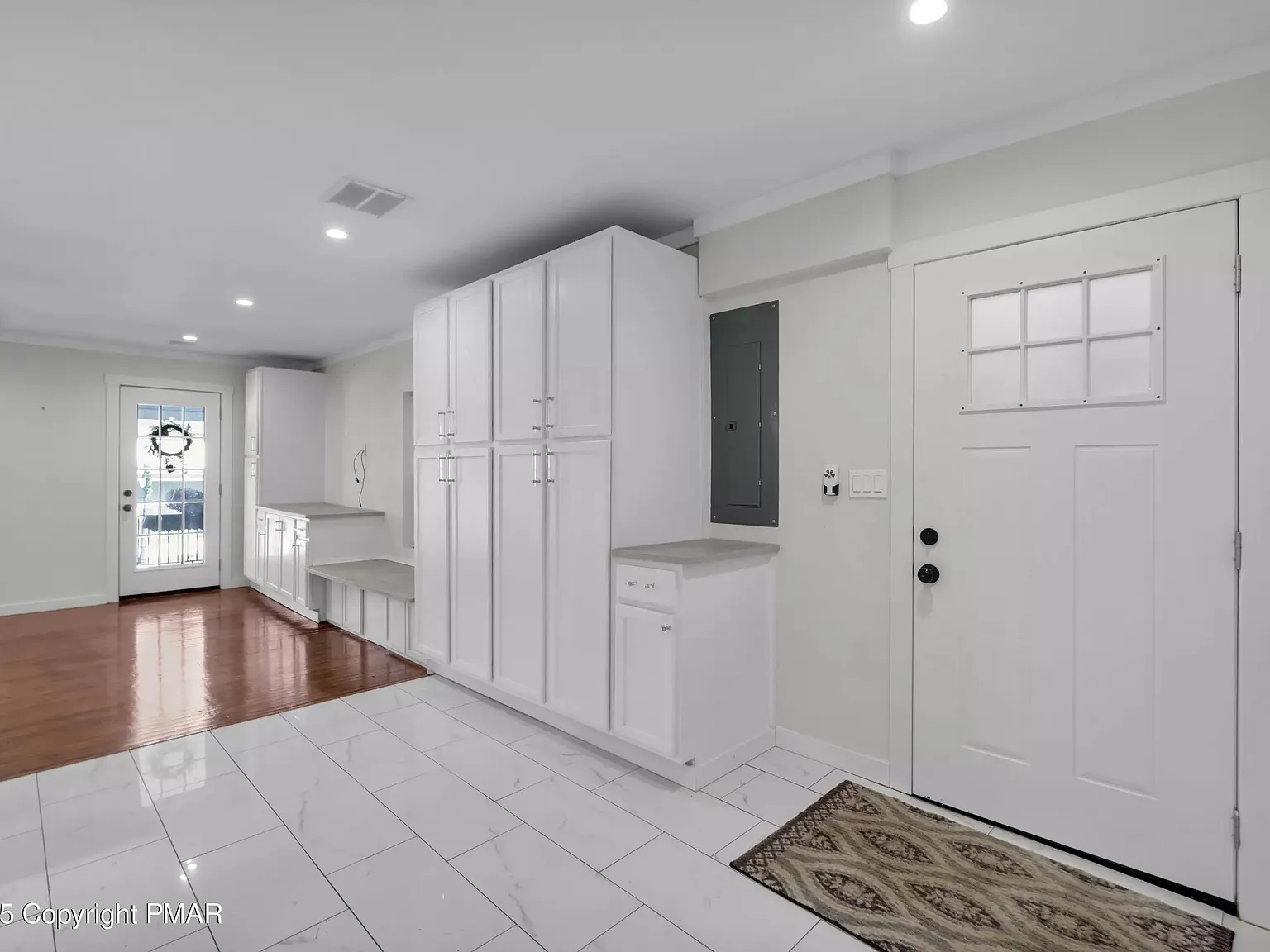 3 bed, 1215 sqft, $1,950 — Photo 3