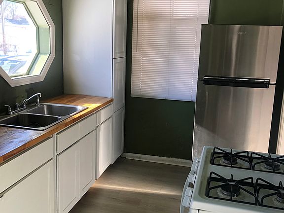 5th image of 4502 Evanston Ave
