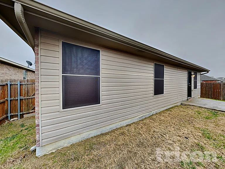 1248 Collett St — Photo 16