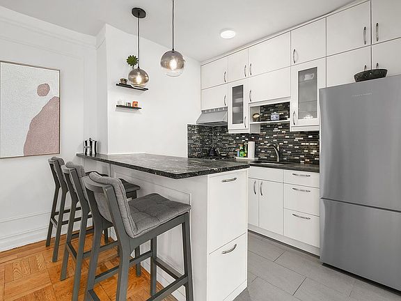 2nd image of 210 6th Ave #4G