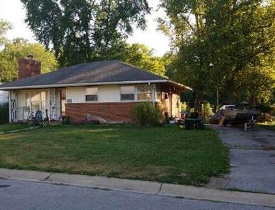 2nd image of 220 Redwood Ave