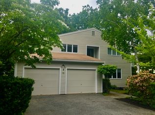 72 Fairview Ave, Reading, MA 01867