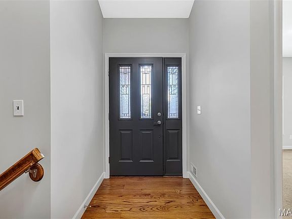 3rd image of 925 Daffodil Ridge Dr