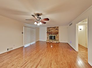 813 Kingsbridge Dr, Garland, TX 75040