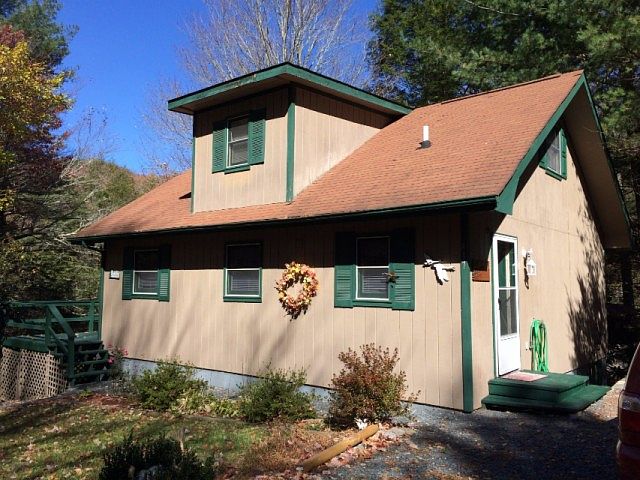 1st image of 417 Clubhouse Dr