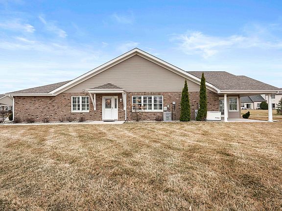 3rd image of 10708 Scarlett Oak Dr