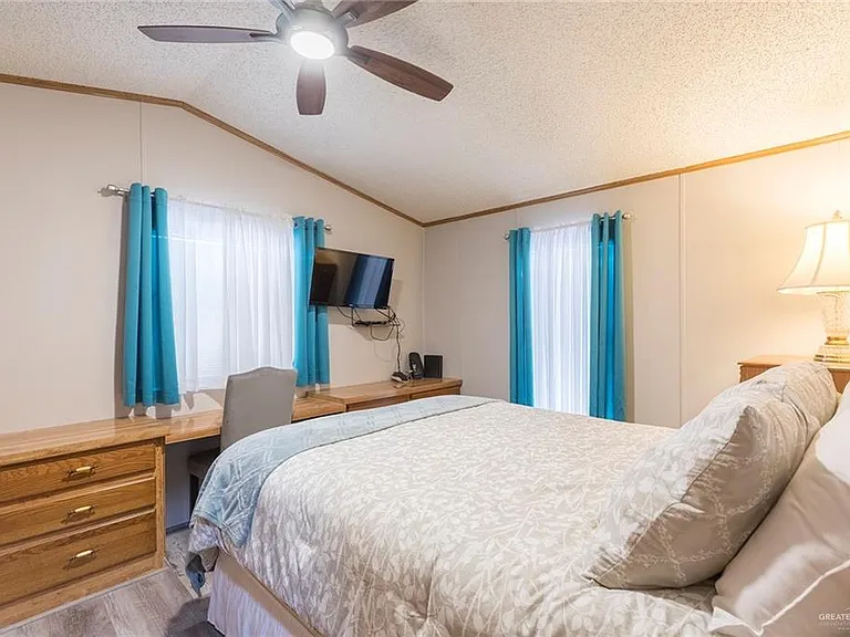405 Cory Dr — Photo 8