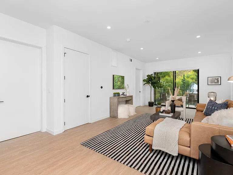 11055 Fruitland Dr #201 — Photo 10