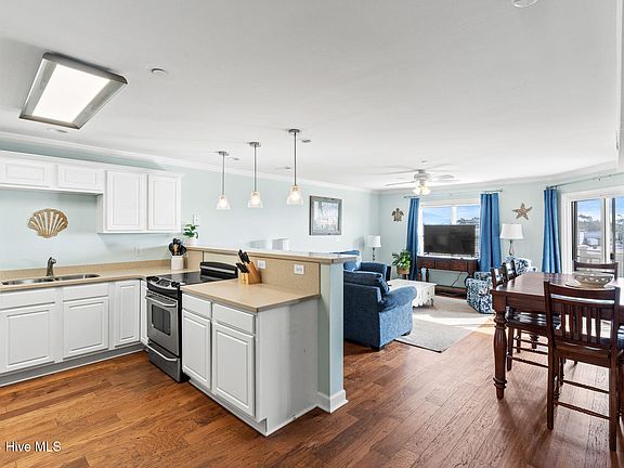 5th image of 105 SE 58th Street #9304