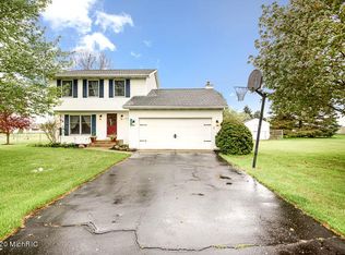 22813 Canary Ave, Mattawan, MI 49071