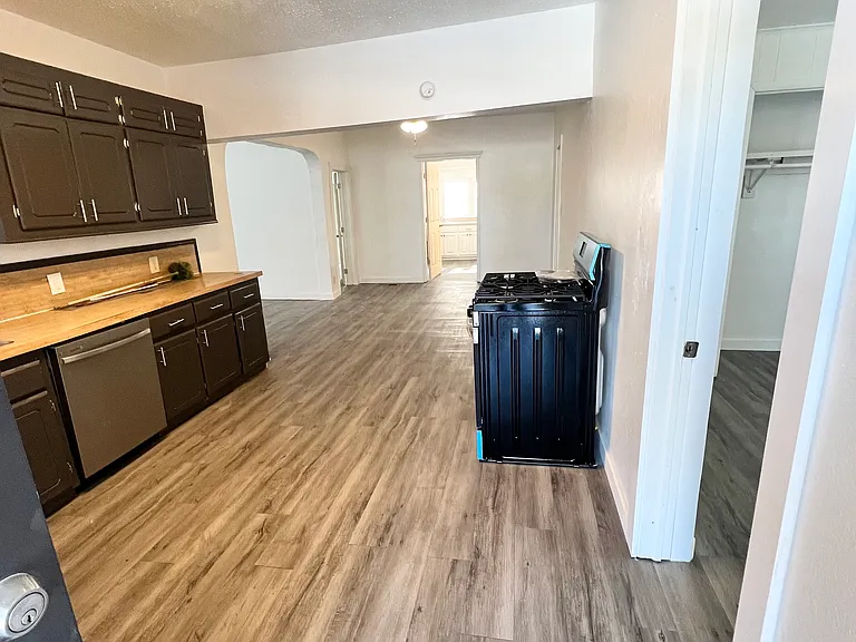 807 W Ragan St — Photo 10