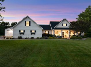 877 Yellowstone Trl, Hudson, WI 54016